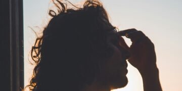 Guide to Relieving Migraines with Home Remedies