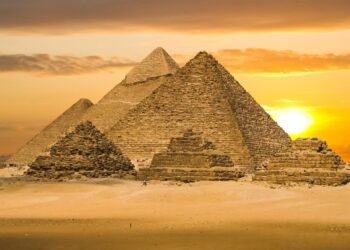 The Great Pyramids of Giza - mainmatters.com The Great Pyramids of Giza